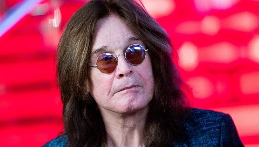 Parkinson'a yakalanan Ozzy Osbourne bu kez bastonla - 5