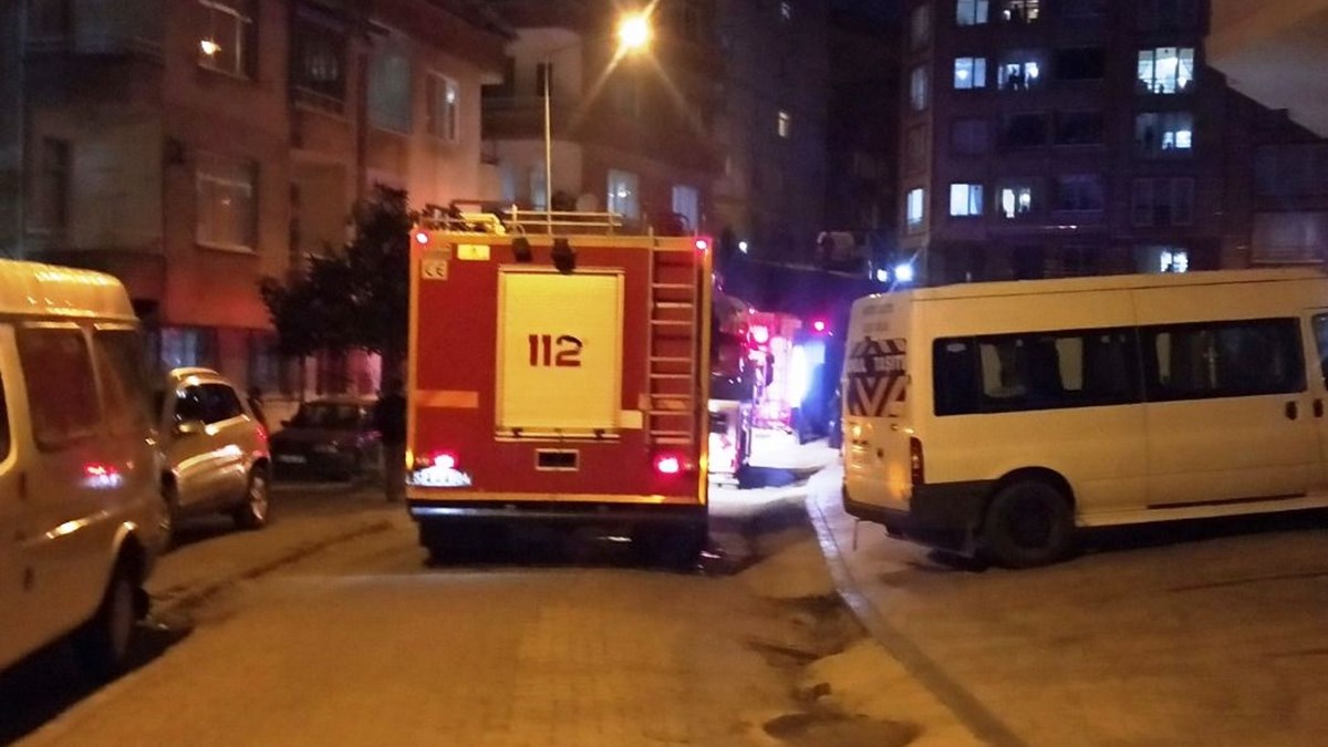 8 kez yangin cikan bina sakinleri