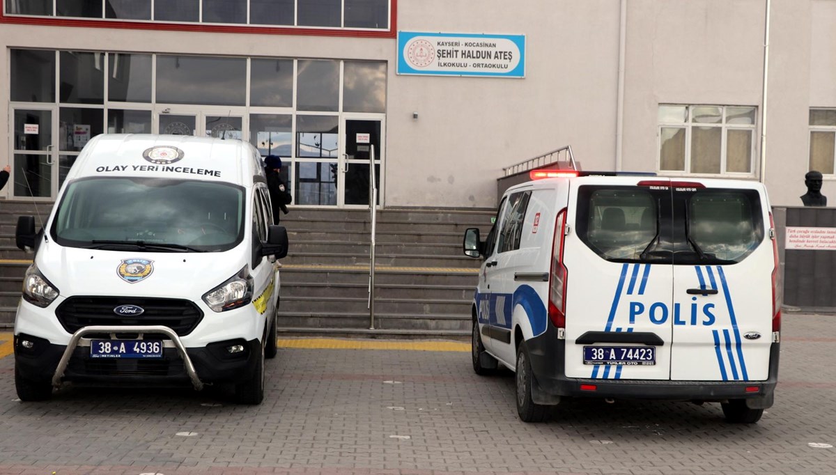 Yeni dönemin ilk mesai gününden veliden öğretmene silahlı saldırı Yeni dönemin ilk mesai gününden veliden öğretmene silahlı saldırı