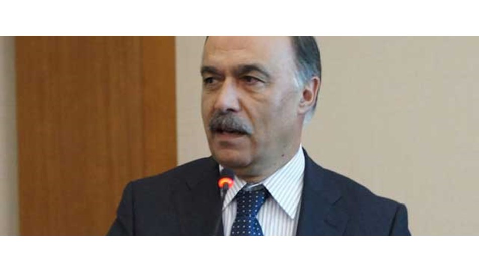 Rektör: Piyasaya bulaşan hekimleri istemiyoruz