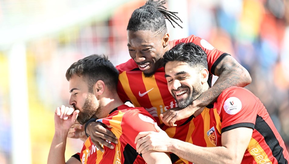 Düşme hattındaki Kayserispor'dan Başakşehir karşısında kritik galibiyet