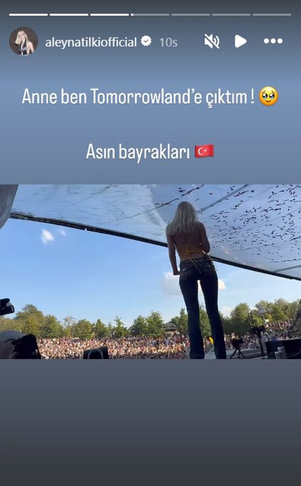 Aleyna Tilki Tomorrowland'de sahnede: Asın bayrakları - 6