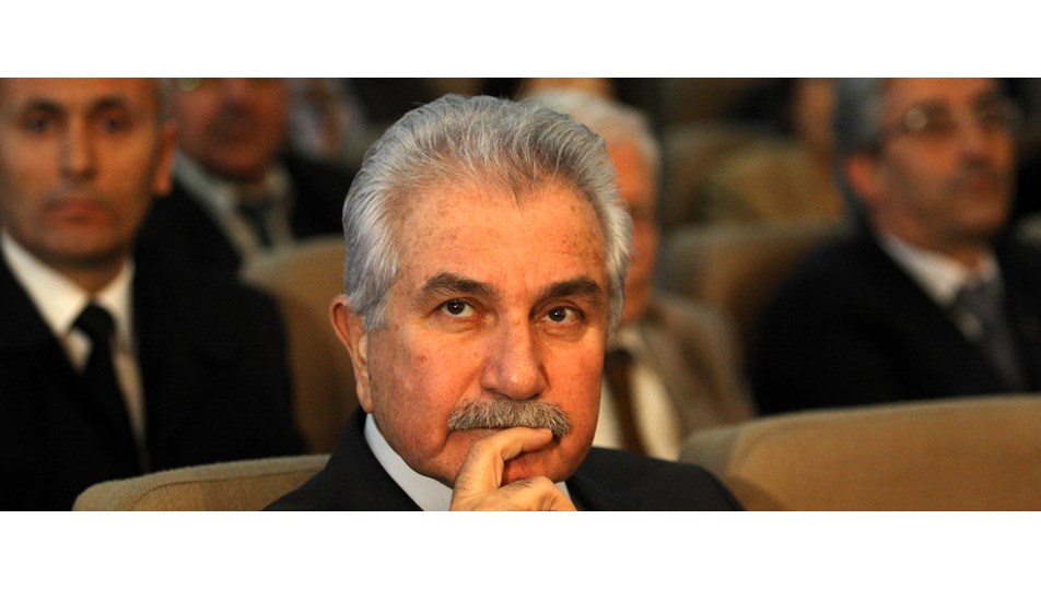 Özbek: İstifa yok, mücadeleye devam