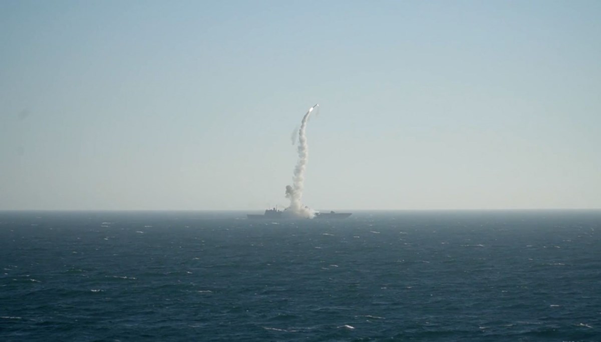 Hipersonik güç savaşı: Rusya Zircon füzesini ateşledi