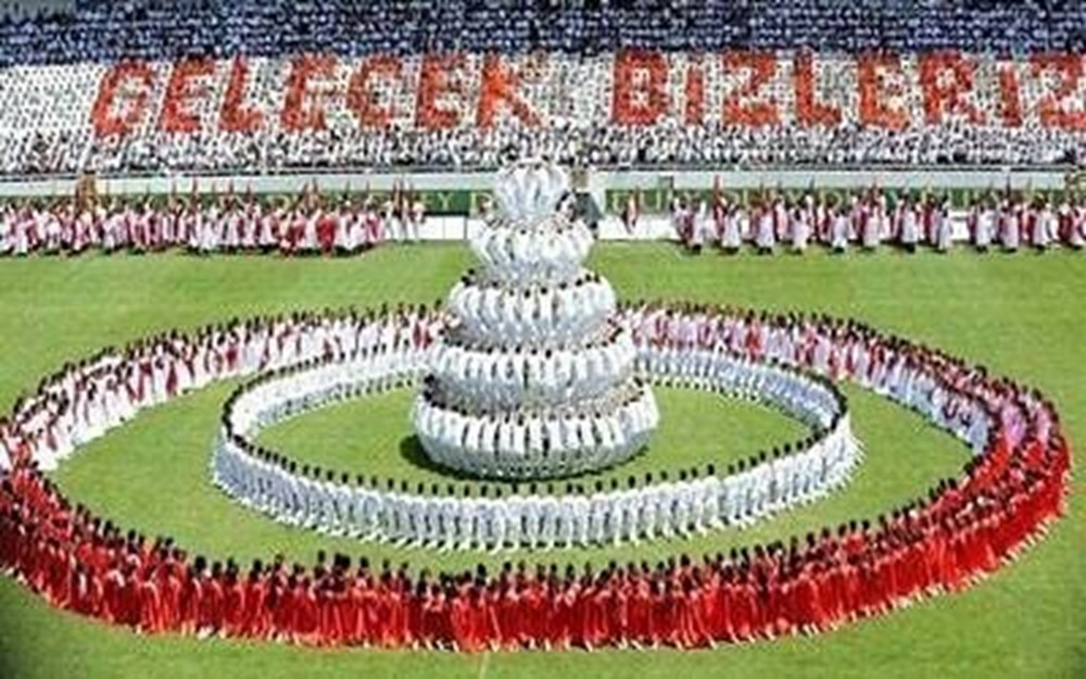 Ünlü isimlerden 19 Mayıs paylaşımları - 19