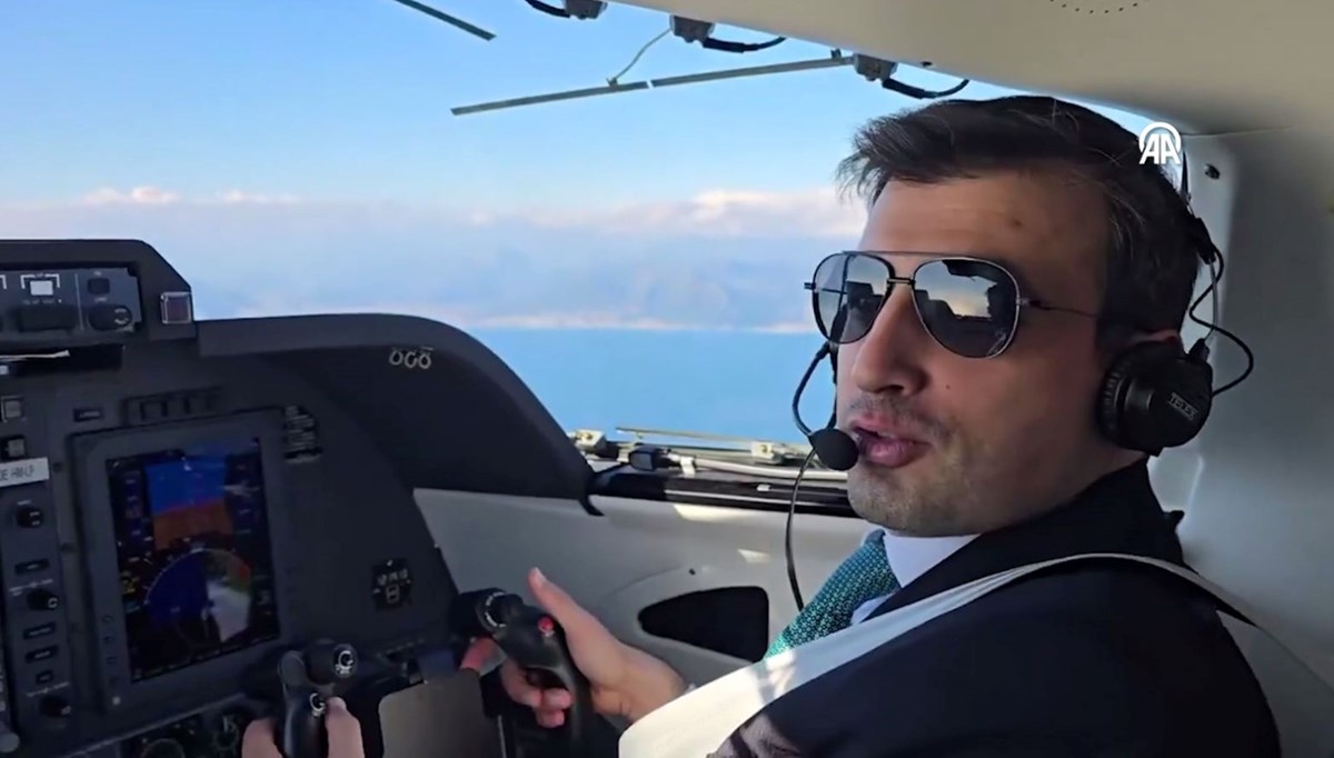 Selçuk Bayraktar, Piaggio Aerospace uçağıyla İtalyan devinin fabrikasına indi Selçuk Bayraktar, Piaggio Aerospace uçağıyla İtalyan devinin fabrikasına indi