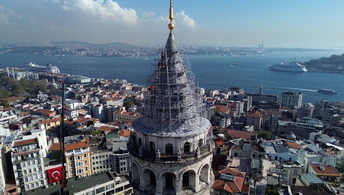 Galata Kulesi’nin külahı restore ediliyor Galata Kulesi’nin külahı restore ediliyor