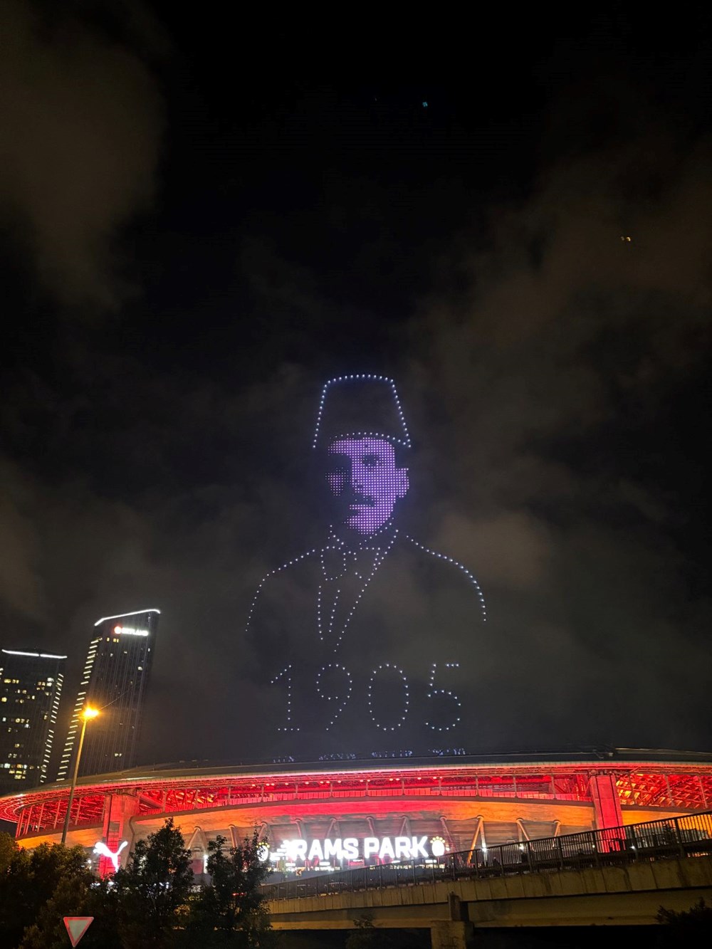 Galatasaray'dan maç sonu drone gösteri: Büyüleyici şov 75 kLu9aBym4Uubh1TbRHm9Kg