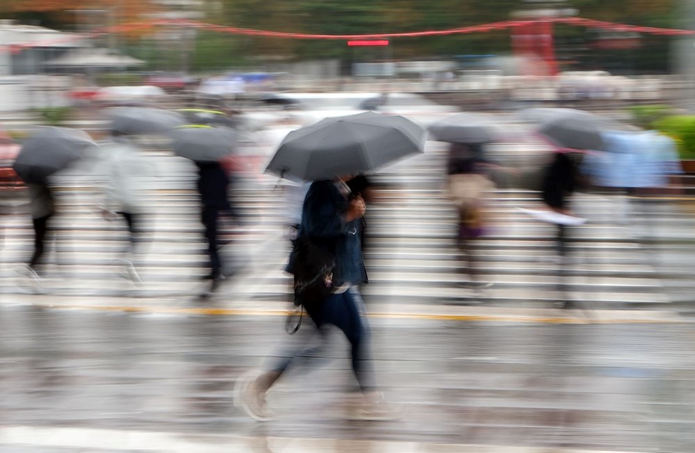 Meteoroloji'den 13 il için sarı kodlu uyarı: Sıcaklıklar tekrar düştü, yağış geri geldi (Bugün hava nasıl olacak?) - 12