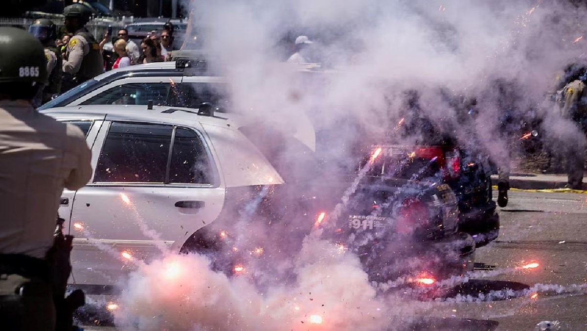 Polis ile protestocular arasındaki çatışmalar yoğunlaştı.