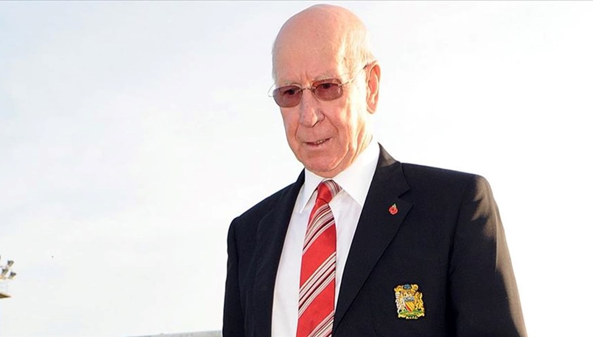 Manchester United efsanesi Bobby Charlton, 86 yaşında öldü Manchester United efsanesi Bobby Charlton, 86 yaşında öldü