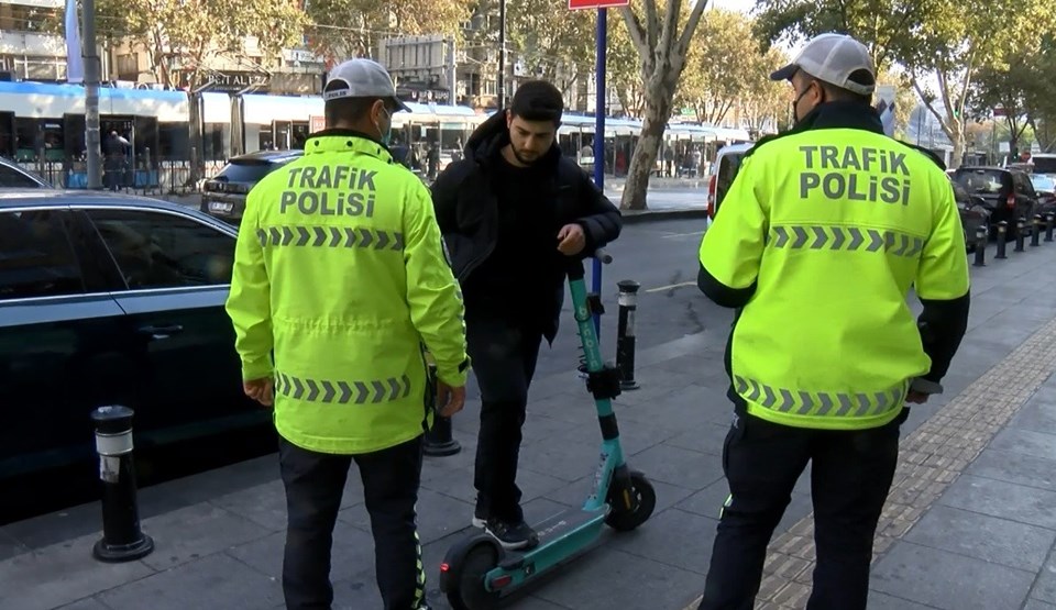 İstanbul'da scooter denetimi: Toplu taşımadan daha pahalıya patladı - 1