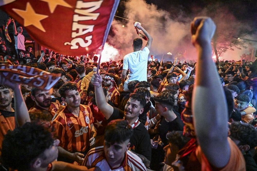 Galatasaray şampiyon oldu taraftar sokağa döküldü - 21