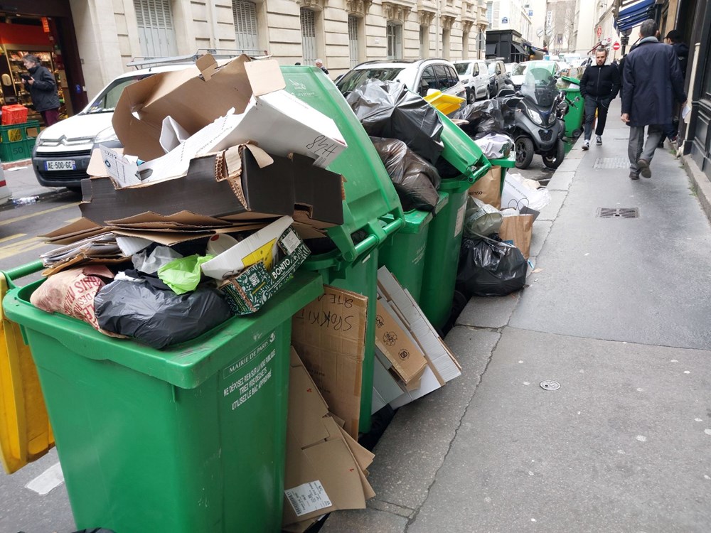 Paris'te binlerce ton çöp birikti: Mezarda emeklilik istemiyoruz - 5
