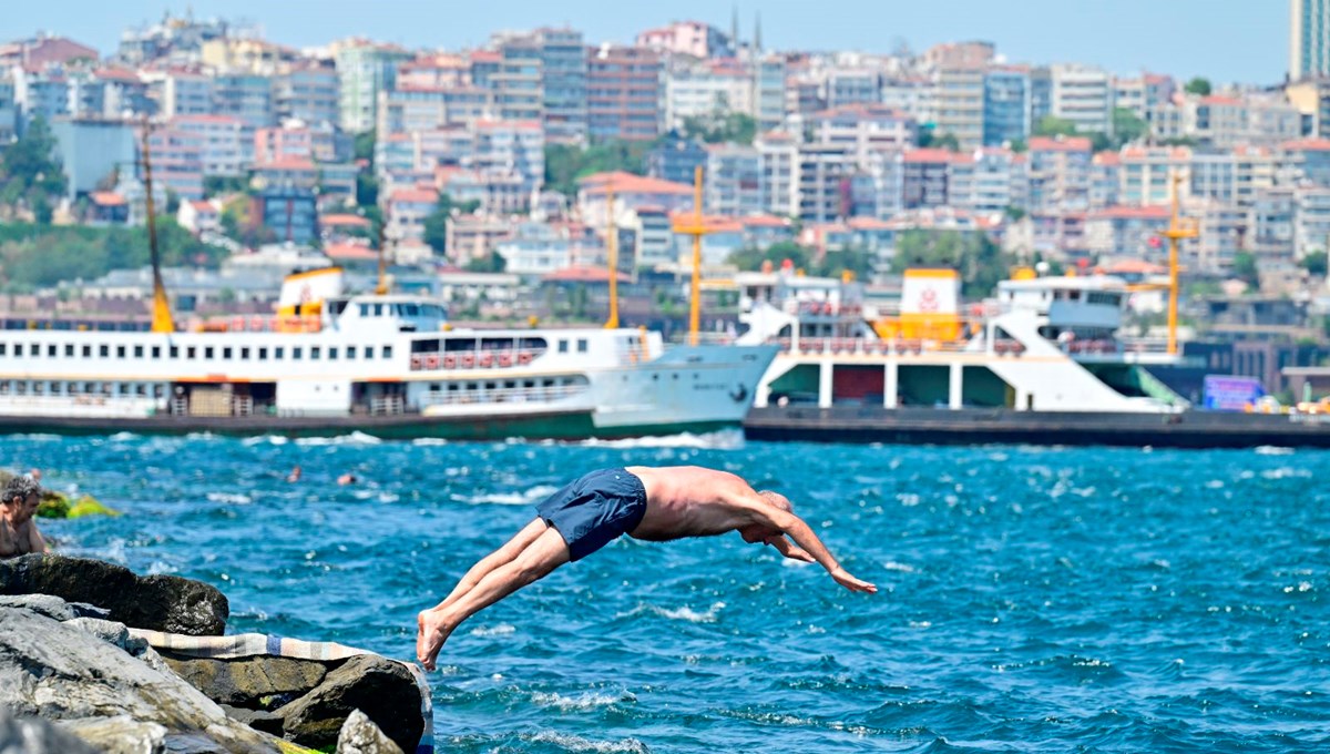 İstanbul’da geceleri uyutmayan nem etkisini ne zaman yitirecek? AKOM’dan megakentteki 4 nokta için uyarı: 42 derecenin üzeri görülecek