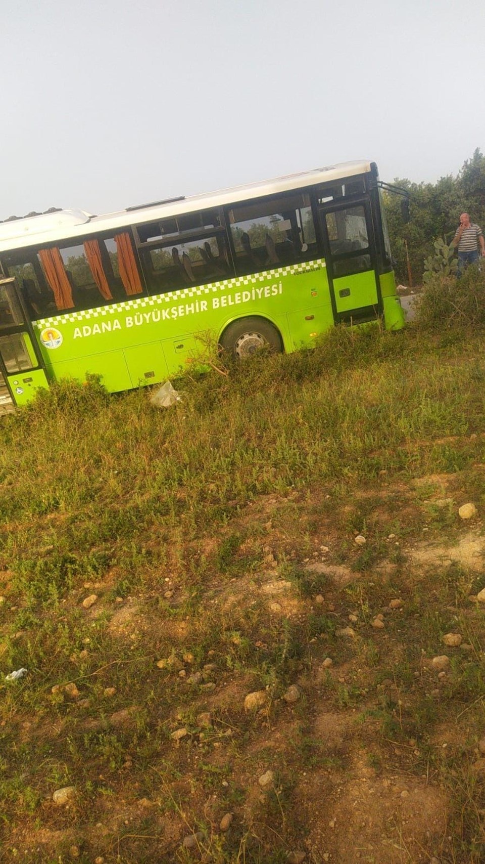 Adana'da belediye otobüsü ile minibüs çarpıştı: 2 ölü, 10 yaralı - 1