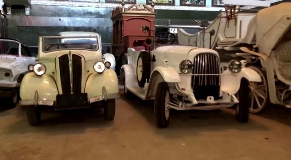 Mısırlı koleksiyoncu garajını yüzlerce klasik otomobille doldurdu - 2