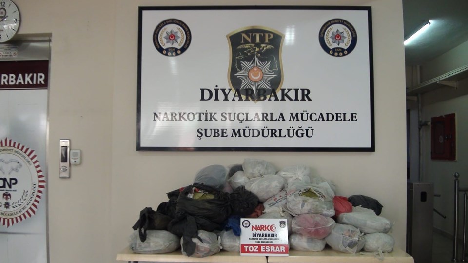 Diyarbakır'da bir ayda 1 ton 863 kilo 763 gram esrar ele geçirildi - 1