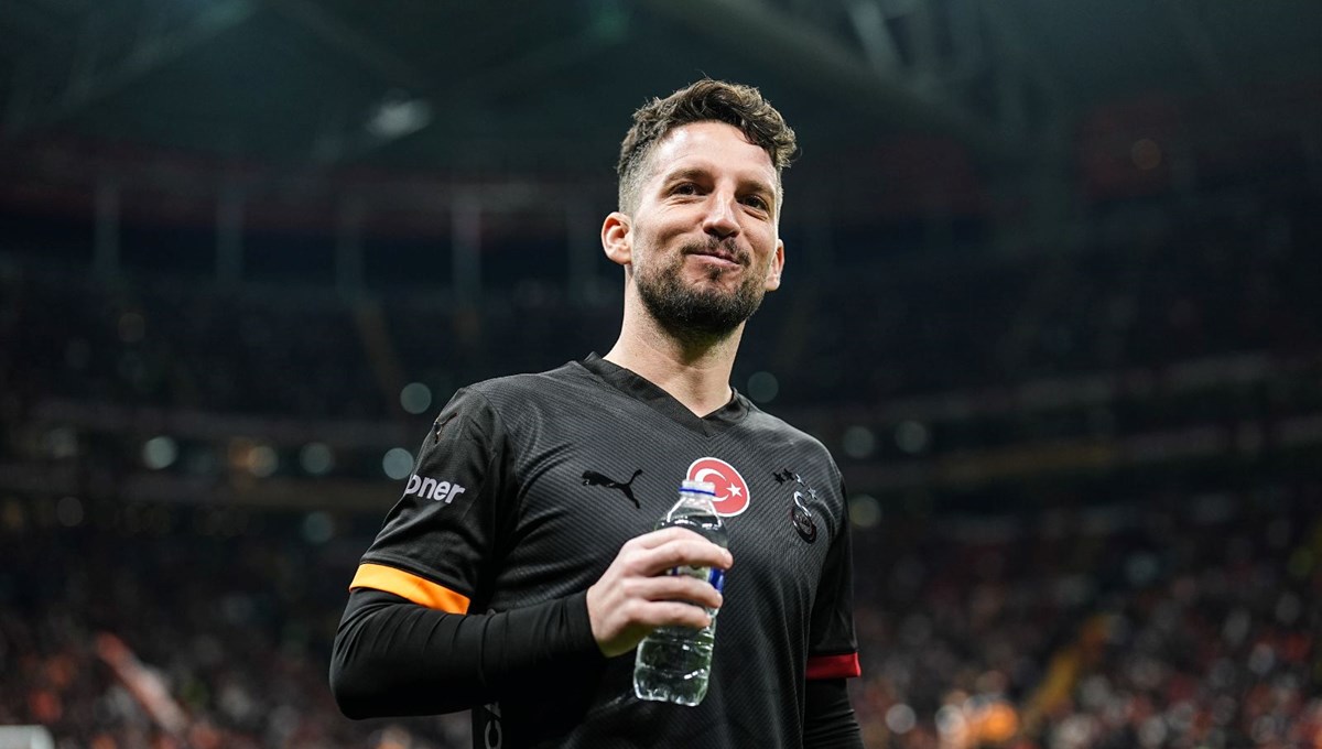 Adana Demirspor sahadan çekilmişti: TFF, Mertens'in penaltı pozisyonunun VAR kayıtlarını açıkladı Adana Demirspor sahadan çekilmişti: TFF, Mertens'in penaltı pozisyonunun VAR kayıtlarını açıkladı