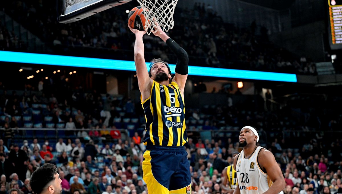 Fenerbahçe'den Sertaç Şanlı ve Motley'in sağlık durumlarıyla ilgili açıklama Fenerbahçe'den Sertaç Şanlı ve Motley'in sağlık durumlarıyla ilgili açıklama