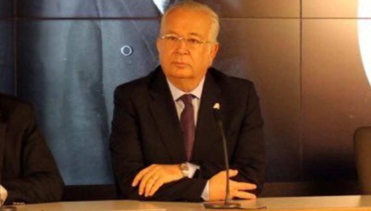 Eşref Hamamcıoğlu, Galatasaray başkan adaylığını açıkladı (Eşref Hamamcıoğlu kimdir?) Eşref Hamamcıoğlu, Galatasaray başkan adaylığını açıkladı (Eşref Hamamcıoğlu kimdir?)