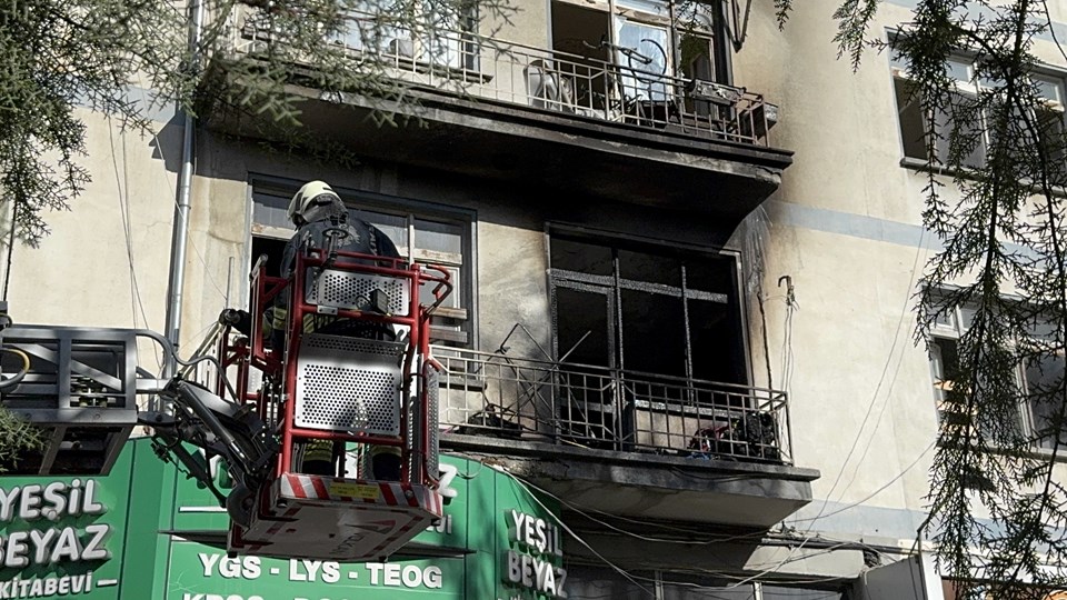Konya'da 4 katlı binada yangın: İki çocuk hayatını kaybetti - 1