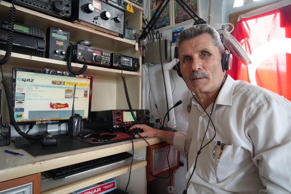 Evinde Radyo İstasyonu Kurarak 180 Ülke ile Bağlantı Kuruyor: Bir Hobinin Sınırları Aşan Yolculuğu 73