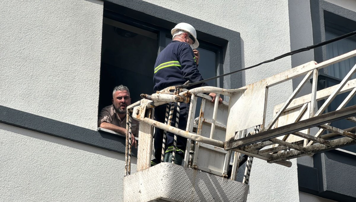 Apartman yangınında 10 kişi hastanelik oldu Apartman yangınında 10 kişi hastanelik oldu