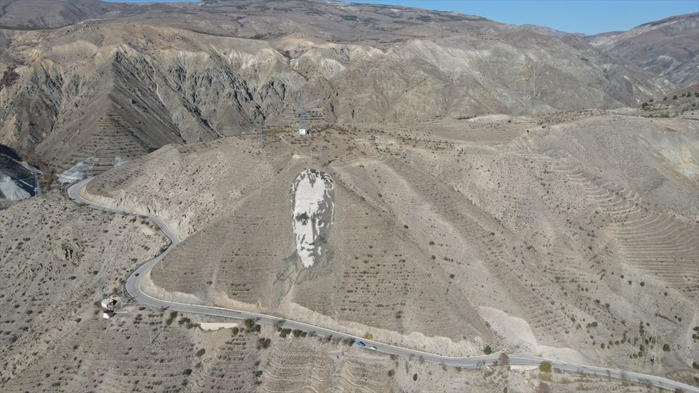 Erzincan Keşiş Dağları'nda 3 bin askerle yapılan Atatürk portresi 39 yıldır sergileniyor - 1