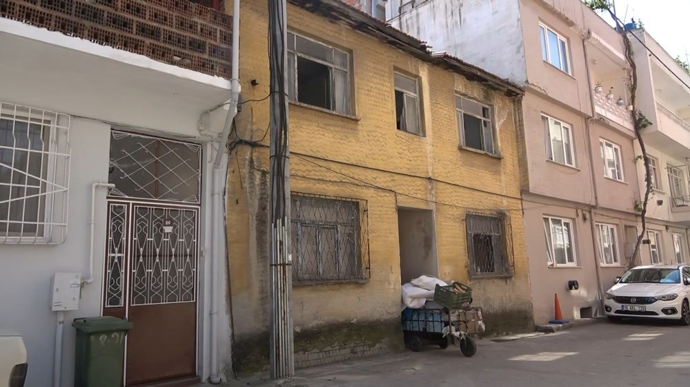 Bursa'da çöp evden servet çıktı - 9