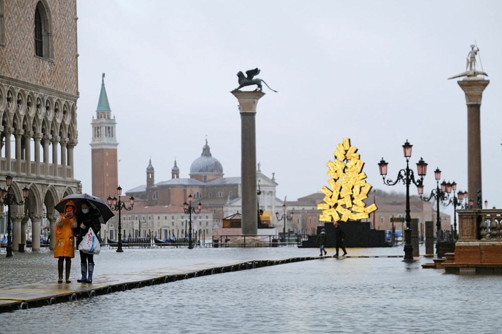 Venedik'te yine su baskını: Milyar dolarlık proje işe yaramadı - 14