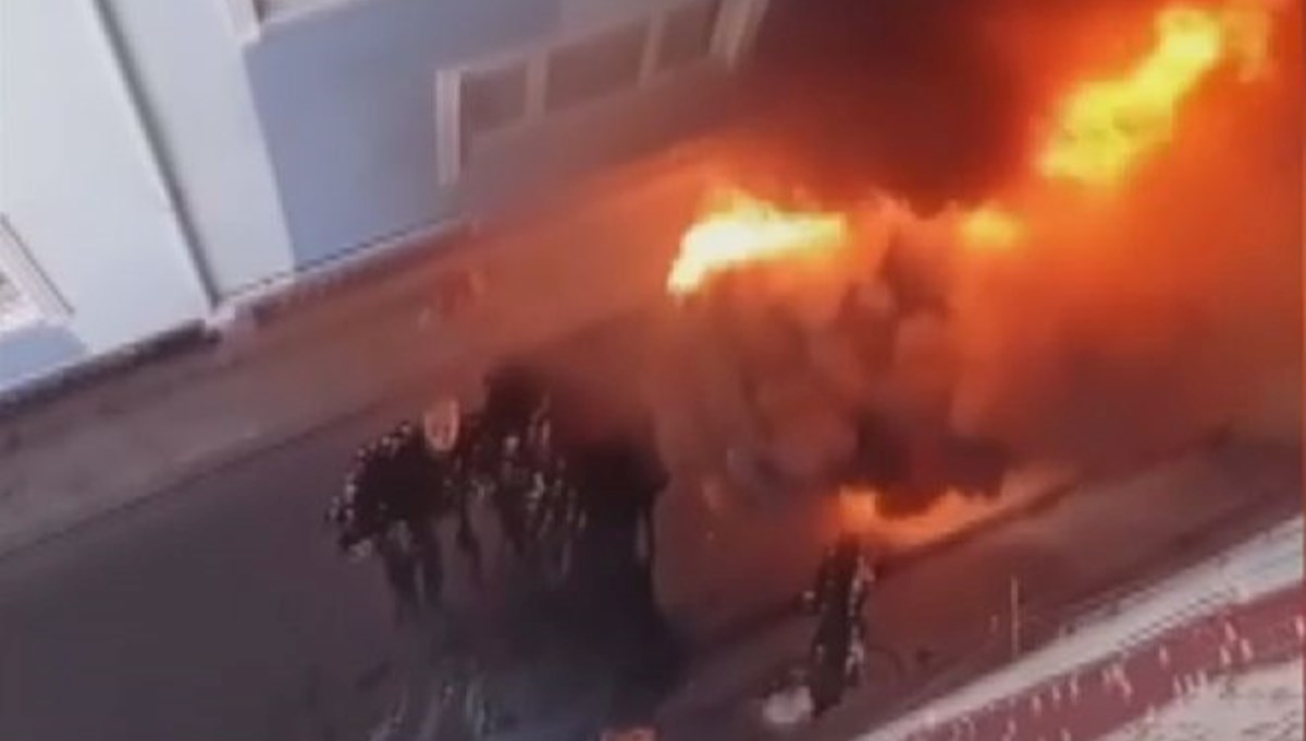 Şişli'de sokak süpürme alev aldı Şişli'de sokak süpürme alev aldı