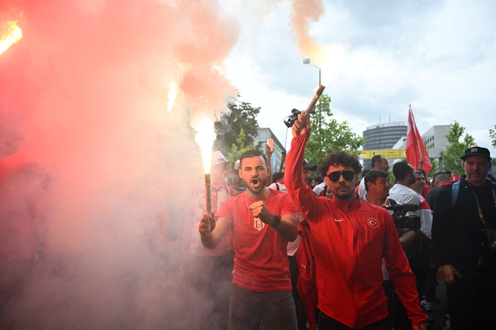 Almanya kırmızı-beyaz oldu! Dortmund'da Türk taraftarlardan şov! - 5