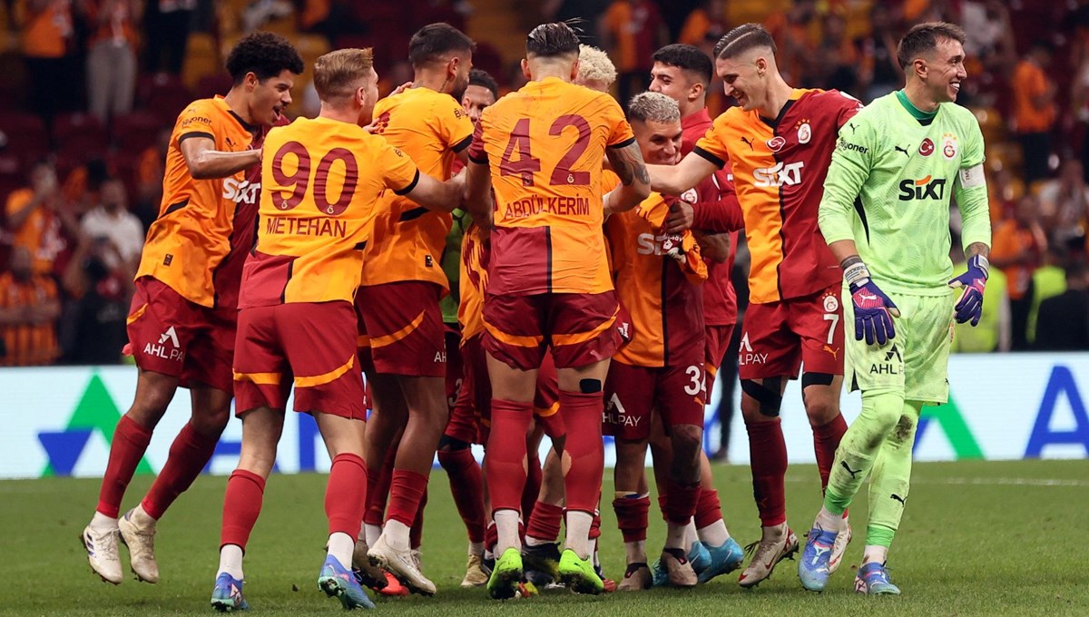 Lider Galatasaray Antalya'da 3 puan arıyor: İlk 11'ler belli oldu