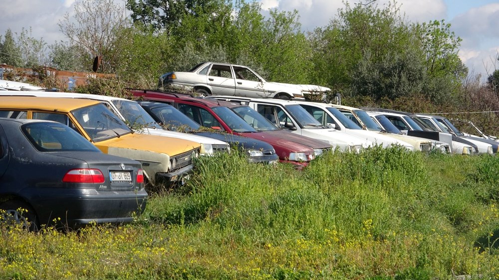 Milyonluk araçlar yediemin otoparklarında çürüyor - 2