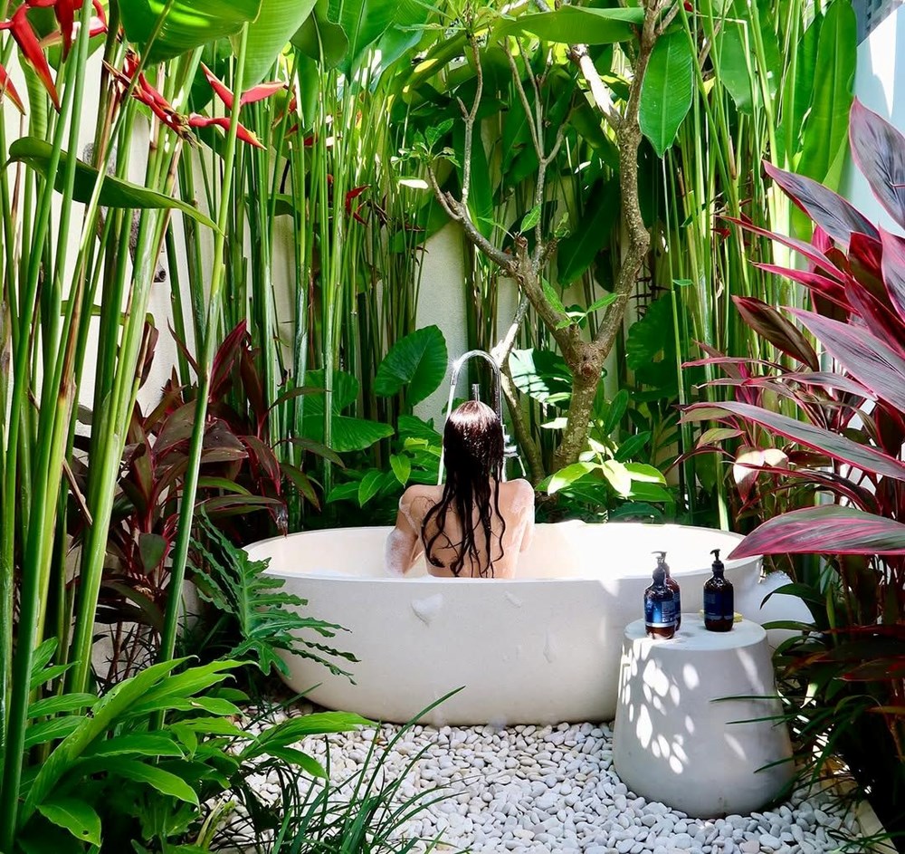 Rabia Soytürk'ün küvet pozları gündem olmuştu: Kimin çektiğini açıkladı 75 kW4tv8GM70KZKKM3EqAChg