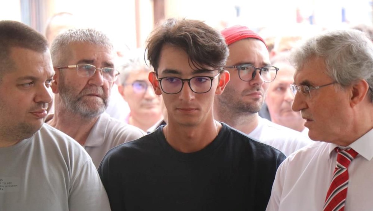 Milli okçu Mete Gazoz’un acı günü
