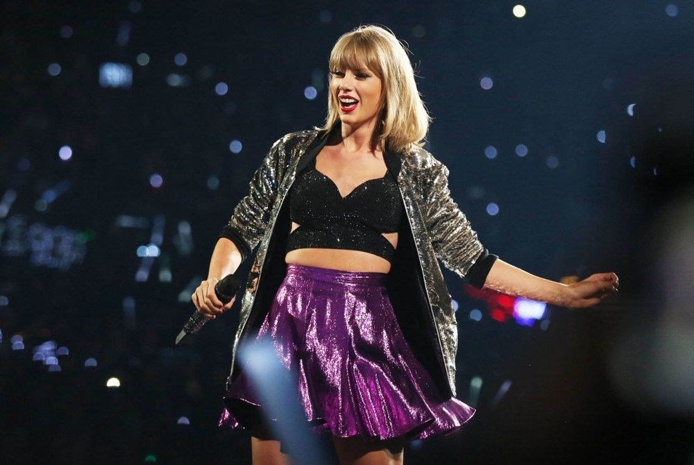Taylor Swift, Beatles'�n liste rekorunu k�rd�