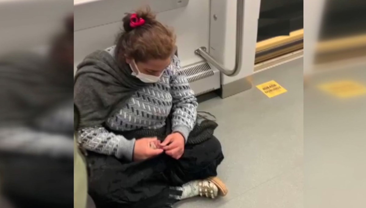 Duraklarda dilendi metroda paraları saydı