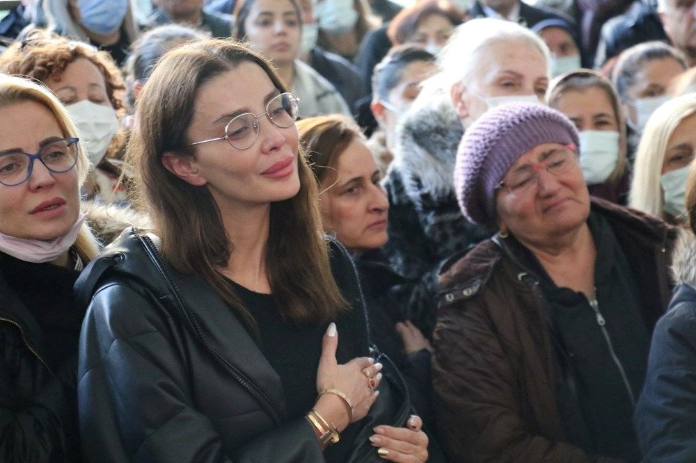 Babasını trafik kazasında kaybeden Özge Ulusoy’dan duygulandıran saat paylaşımı - 6