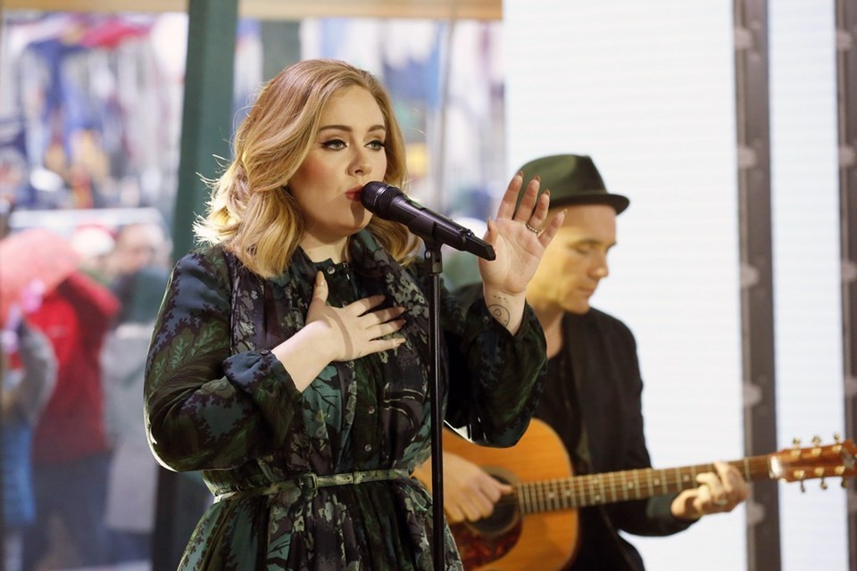 Adele’in 25'i rekora doymuyor - 2