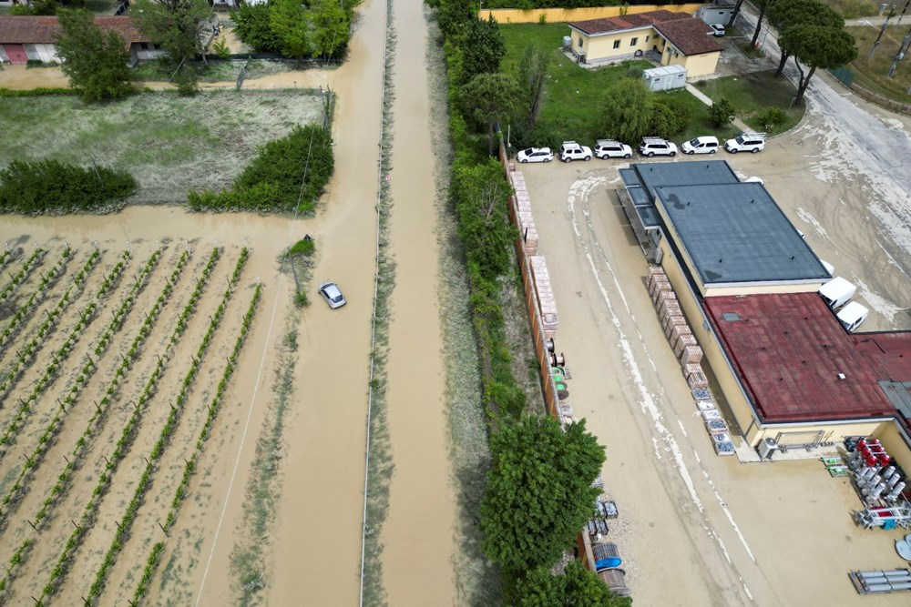İtalya'da sel felaketi: Ölenlerin sayısı 15'e yükseldi - 2
