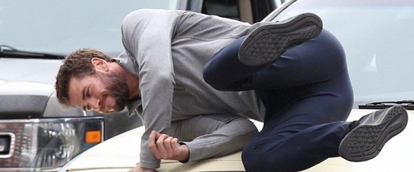 Liam Hemsworth dizi setinde (Ünlülerin set halleri)