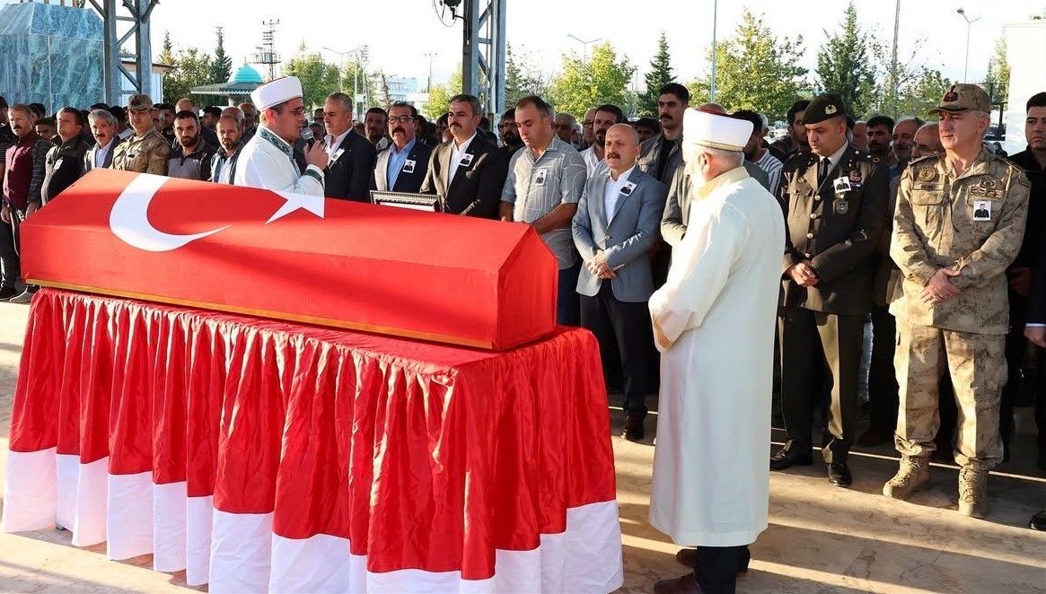 Uzman çavuş son yolculuğuna uğurlandı