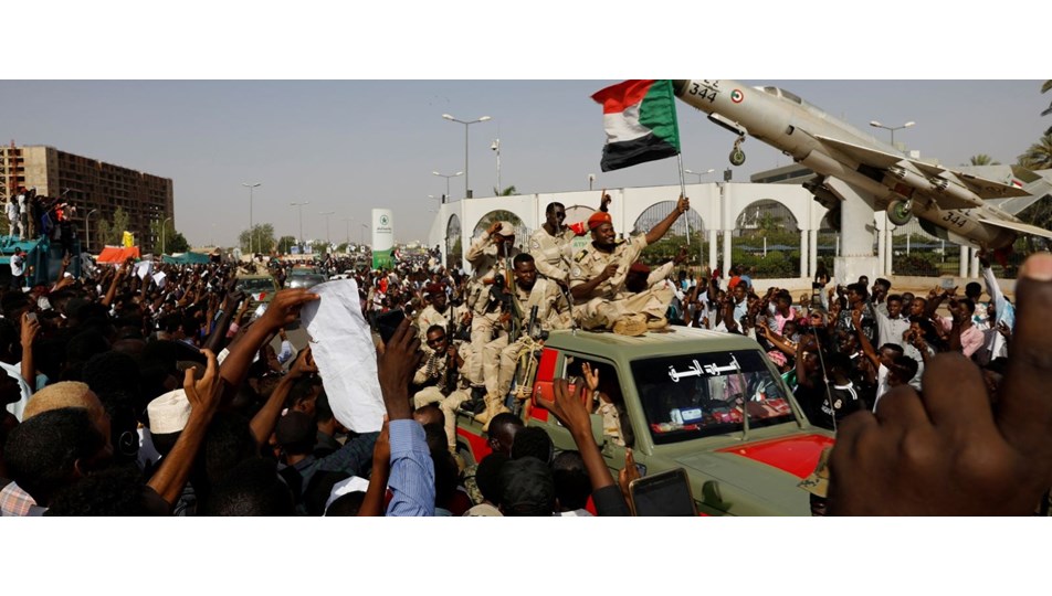 Sudan'da göstericiler Halk Kongresi Partisi'nin toplantısını bastı