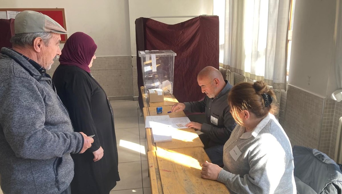 Konya'da çifte vatandaşlar sandık başında