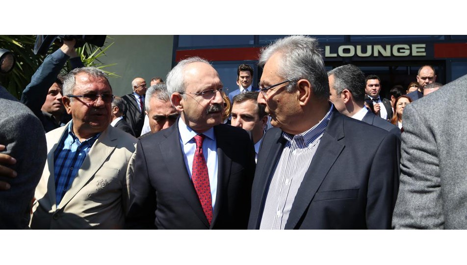 Kılıçdaroğlu'nu Deniz Baykal karşıladı