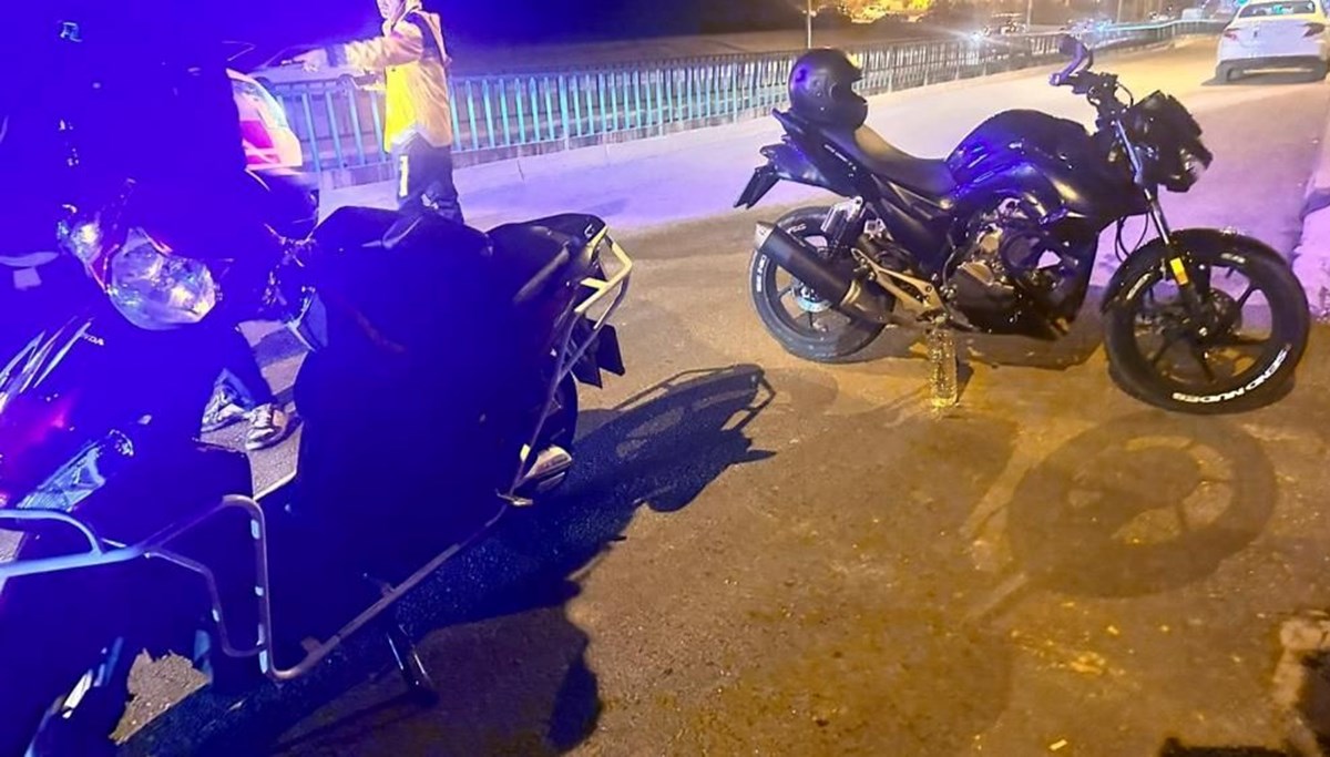 Devrilen motosikletin sürücüsü yaralandı Devrilen motosikletin sürücüsü yaralandı