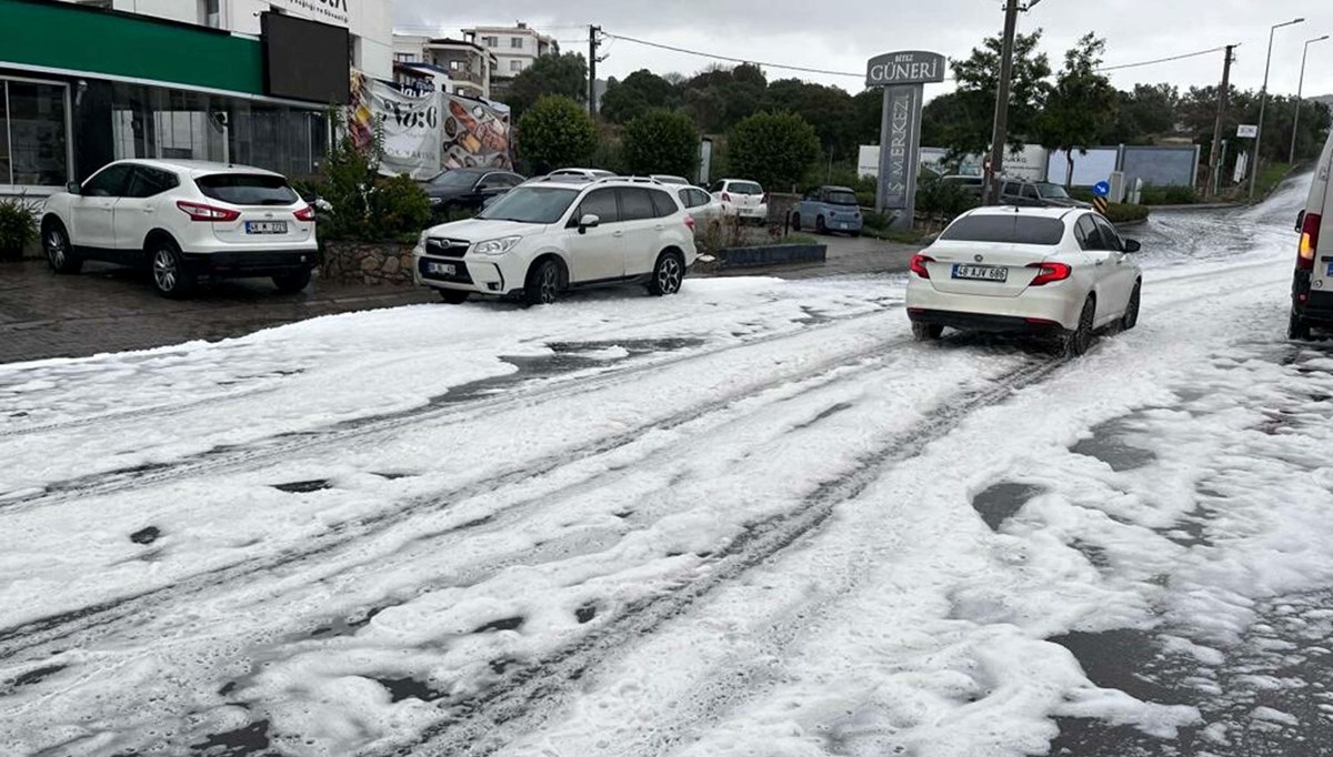 Bodrum'daki merak uyandıran köpüğün nedeni belli oldu Bodrum'daki merak uyandıran köpüğün nedeni belli oldu