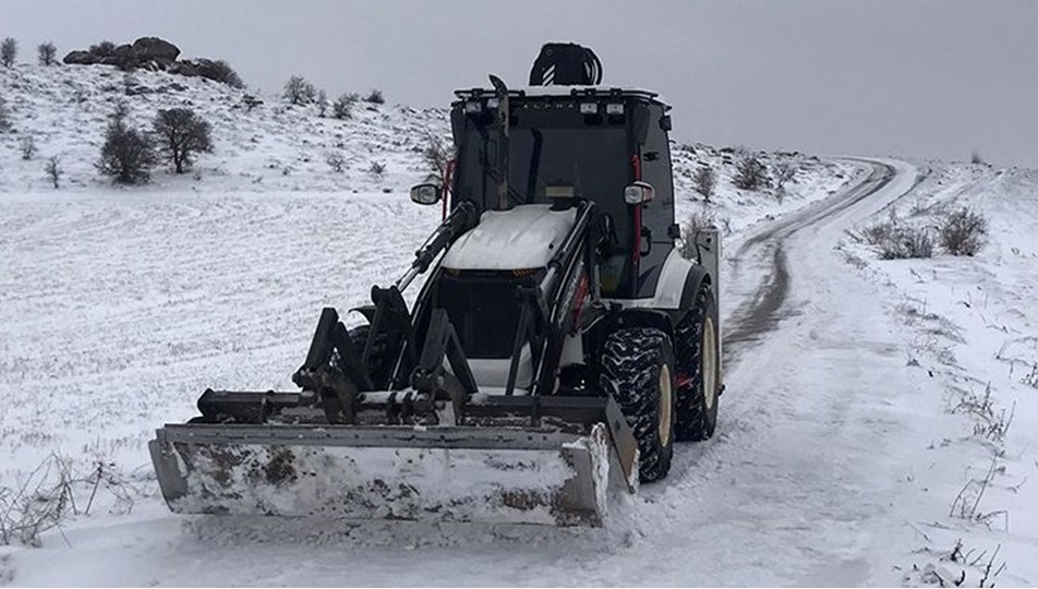 Elazığ'da 54 yerleşim yerine ulaşım sağlanamıyor